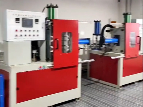 精鑄設(shè)備調(diào)試現(xiàn)場